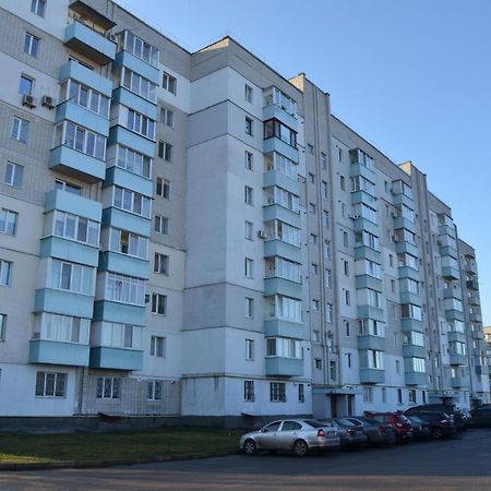 Семейные Апартаменты В Новом Районе У Софиевского Парка Umanʼ Exteriér fotografie